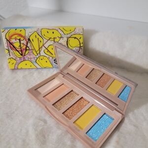 Urban Decay Naked Smiley Highly Pigmented Eyeshadow Palette